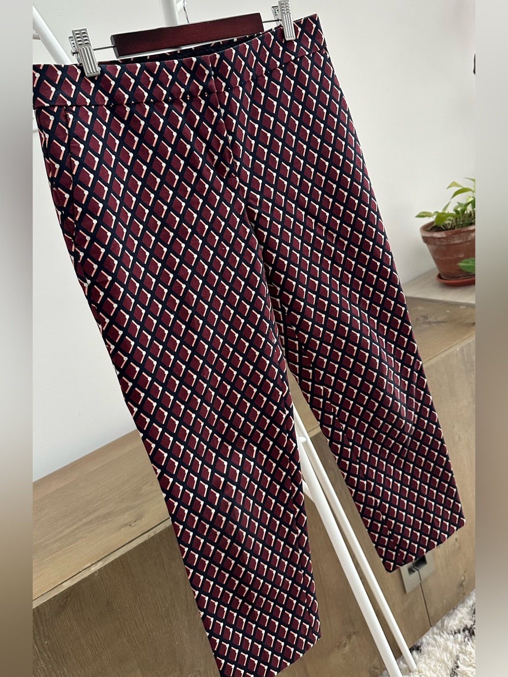 Ann Taylor Devon Fit Burgundy Geo Print Crop Pants